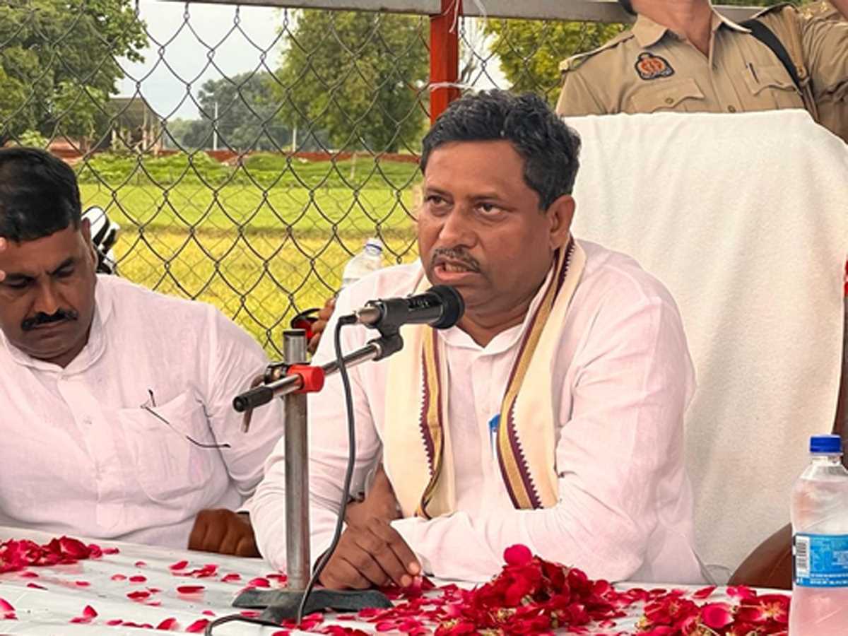 इटावा से भाजपा सांसद रामशंकर कठेरिया को 2 साल की सजा